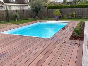 Terrasse macaranduba bord de piscine